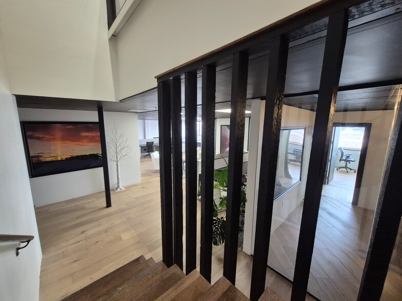 More Photos Of 5932-5934 McIntyre St, Golden Light Manufacturing For Lease