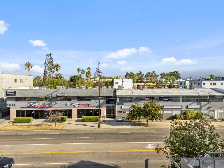More Photos Of 11755 Victory Blvd, North Hollywood Medical For Lease