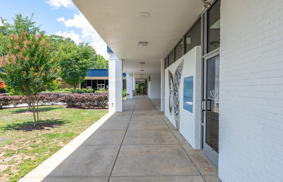 More Photos Of 505-537 Plaza Cir, Garner Unknown For Lease