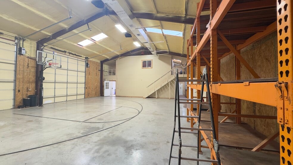 More Photos Of 327 County Road 4851, Newark Industrial For Lease