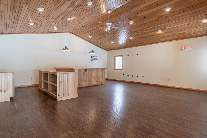 More Photos Of 43748/43752 NY-12 Rt, Alexandria Bay Freestanding For Sale