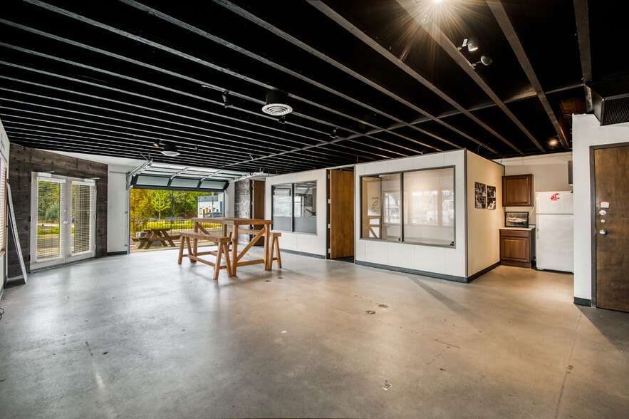 More Photos Of 12290 SW Main St, Portland Office For Sale