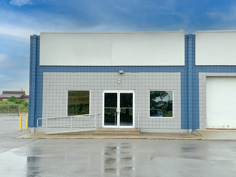 More Photos Of 6001-6005 Porter Rd, Niagara Falls Unknown For Lease