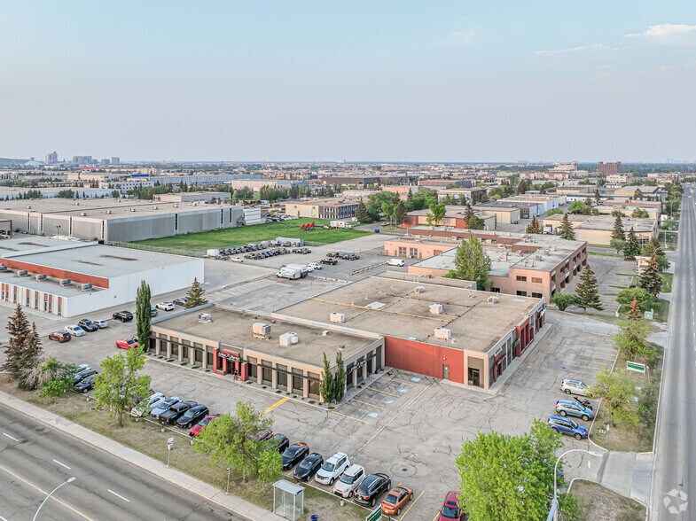 More Photos Of 17708-17720 107 Av NW, Edmonton Warehouse For Lease