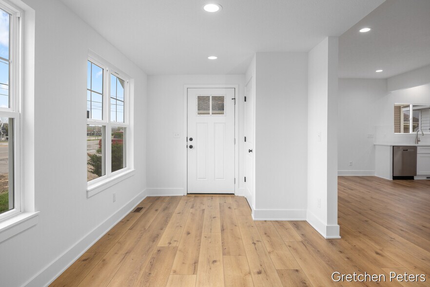 More Photos Of 5352 Plainfield Ave NE, Grand Rapids Storefront Retail Residential For Sale