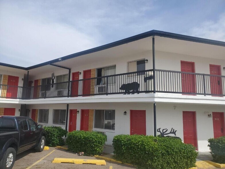 More Photos Of 1214 E Route 66 Blvd, Tucumcari Hotel For Sale