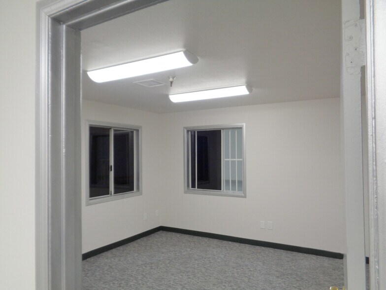 More Photos Of 2828-2840 S Alameda St, Vernon Warehouse For Lease