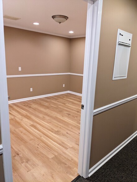 More Photos Of 806 Glover Ave, Enterprise Office For Lease