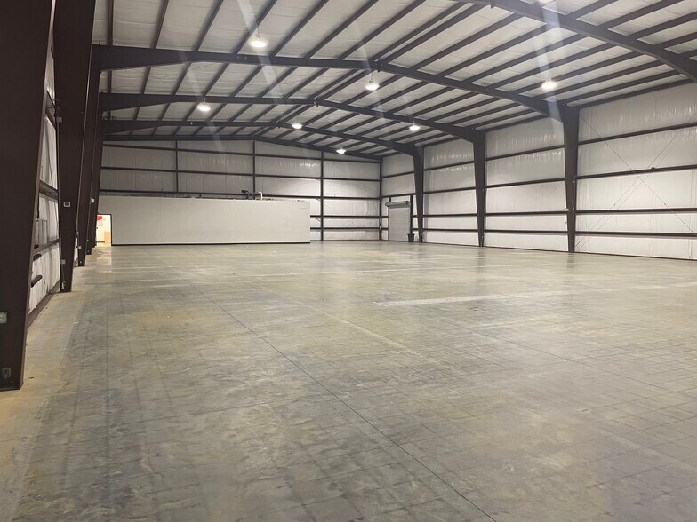 More Photos Of 2830 Industrial Plaza Dr, Tallahassee Industrial For Lease