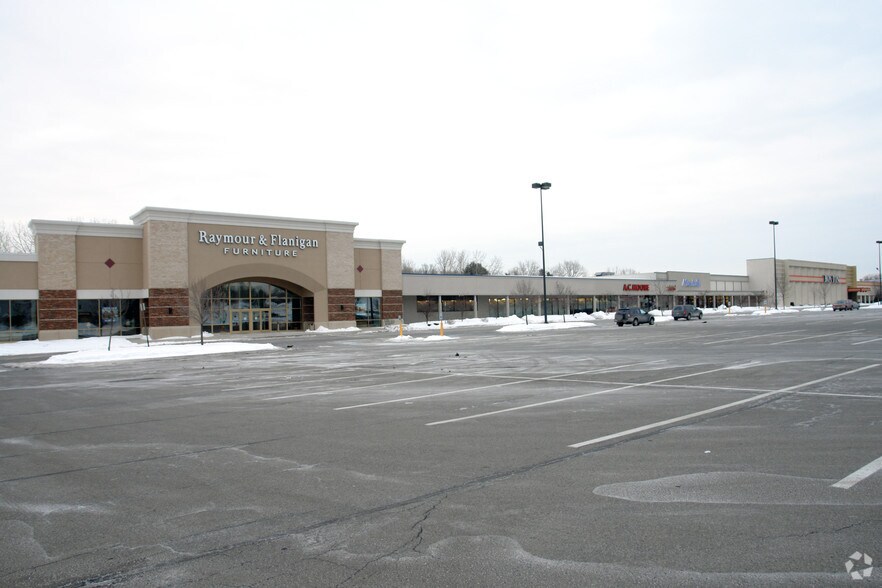 Primary Photo Of 873 New Loudon Rd, Latham Unknown For Lease