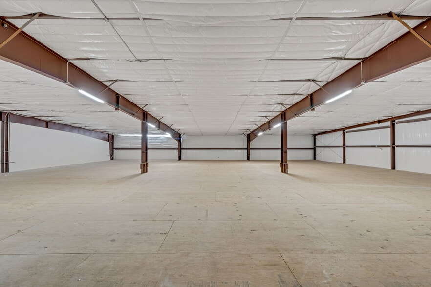 More Photos Of 8110 Parkside Ave, Baytown Warehouse For Sale