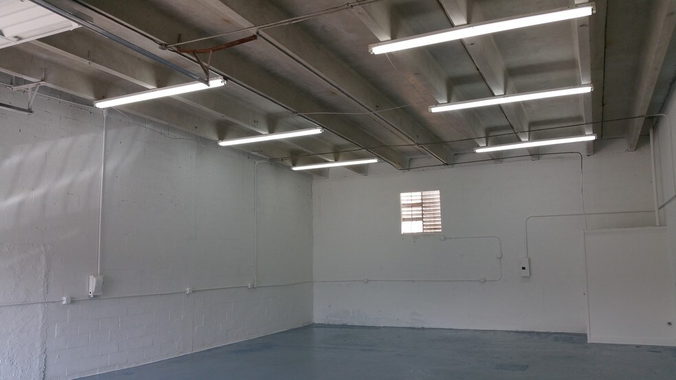 More Photos Of 9807-9808 NW 80th Ave, Hialeah Warehouse For Lease