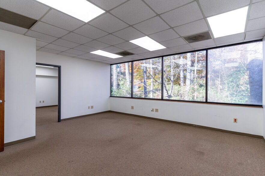 More Photos Of 11420 Johns Creek Pky, Duluth Office For Lease