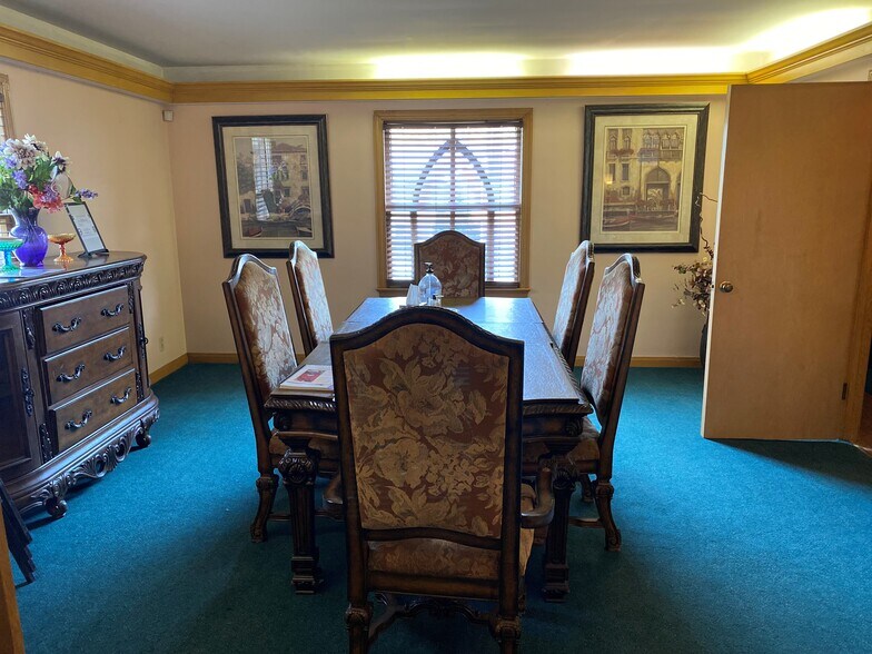 More Photos Of 2926 Pine Ave, Erie Office For Sale