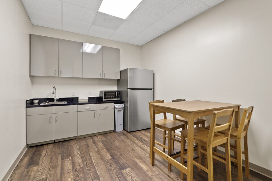 More Photos Of 1520 Nutmeg Pl, Costa Mesa Office For Lease