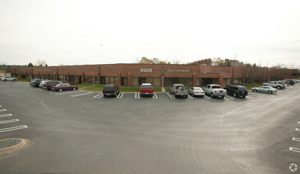 More Photos Of 5929 Baker Rd, Minnetonka Flex For Lease