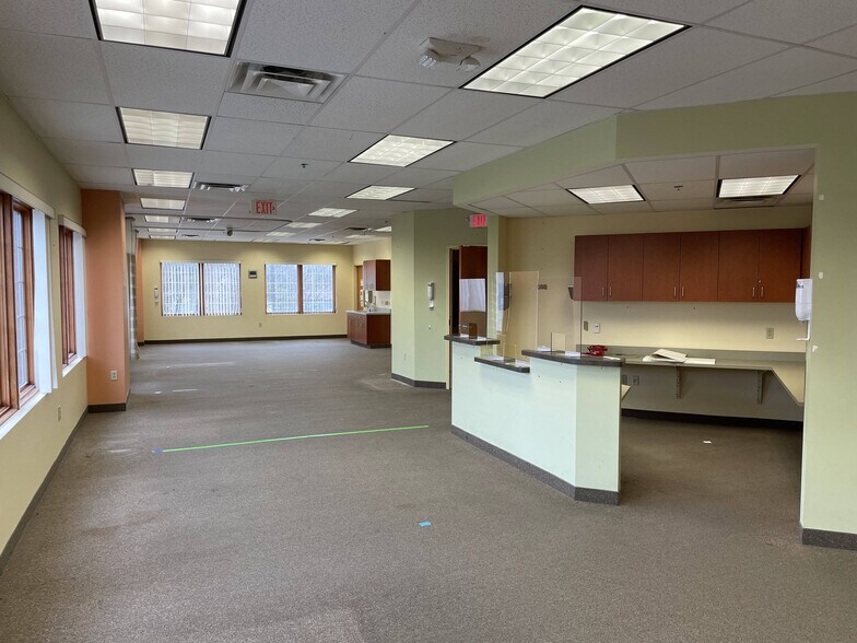 More Photos Of 303 E Royalton Rd, Broadview Heights Medical For Sale