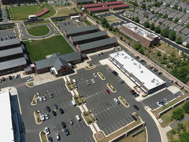 More Photos Of Intersection Of Silverbrook Rd & White Spruce Way, Lorton Supermarket For Lease