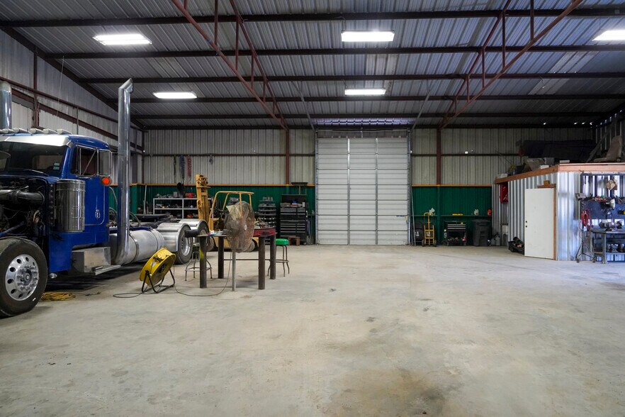 More Photos Of 8808 County Road 1458, Taft Flex For Sale