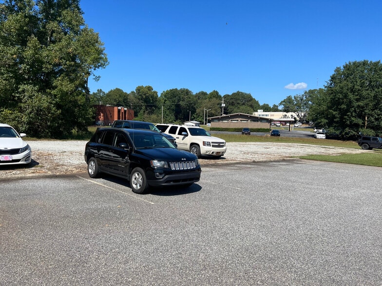 More Photos Of 679 Hospital Rd, Commerce Medical For Lease
