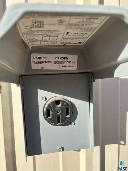 More Photos Of 1603 N Broadway Ave, Miller Industrial For Sale