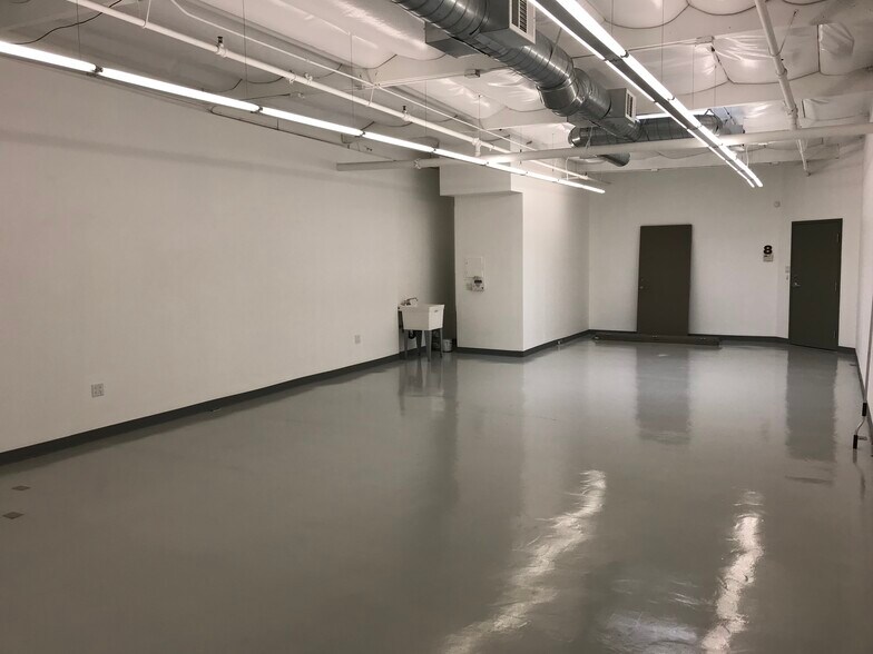 More Photos Of 1031 W Manchester Blvd, Inglewood Light Distribution For Lease