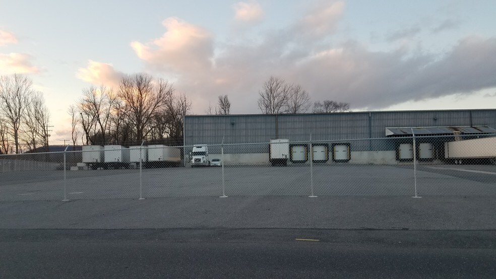 More Photos Of 280 Grand St, Hamburg Warehouse For Sale