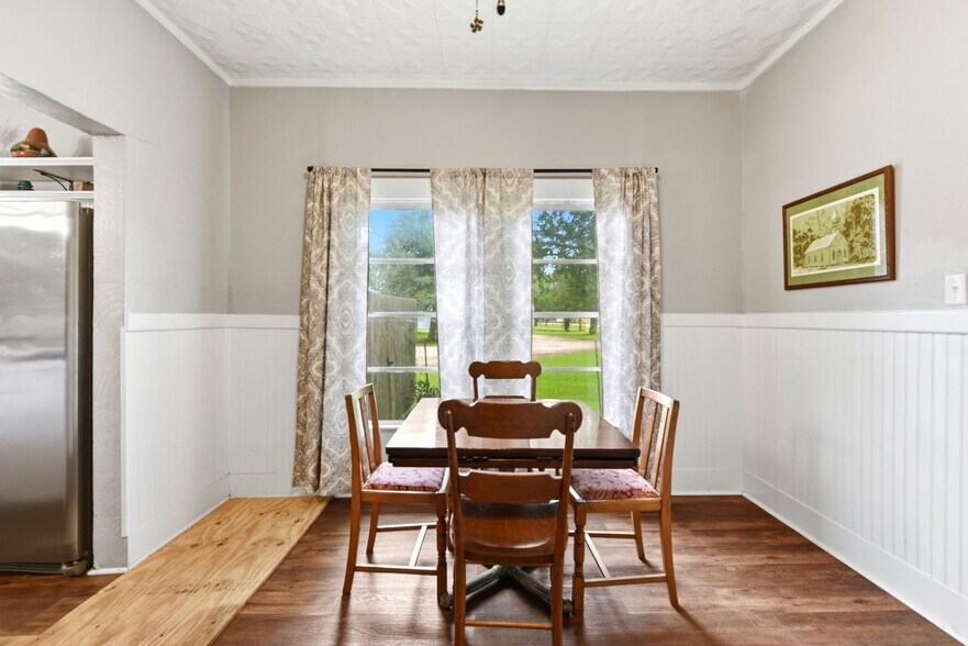 More Photos Of 9282 State Highway 75 S, New Waverly Freestanding For Sale