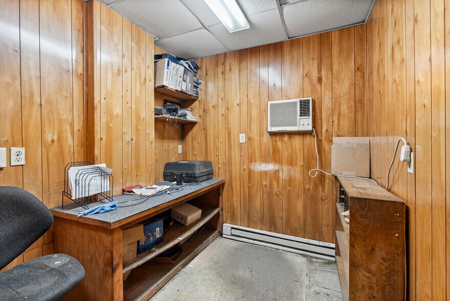 More Photos Of 1336 Main St, Dillwyn Auto Dealership For Sale