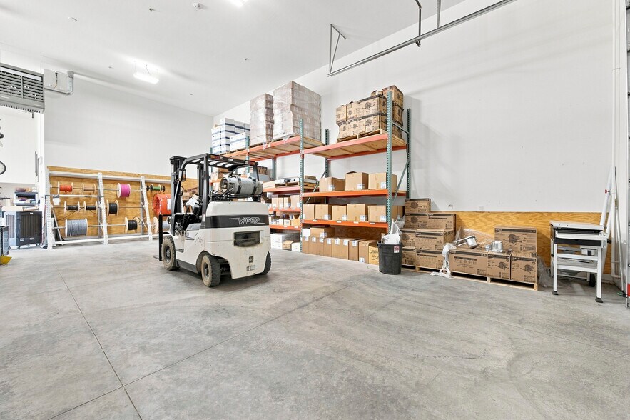More Photos Of 2220 Taxi Way, Prescott Industrial For Sale