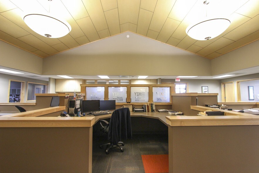 More Photos Of 3015 Greyhound Dr, Waterloo Medical For Lease