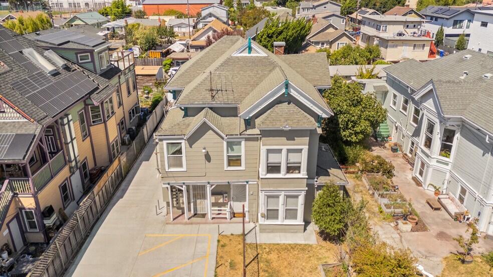 More Photos Of 1062 60th St, Oakland Apartments For Sale