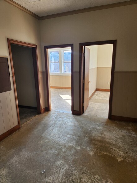 More Photos Of 107 W Liberty St, Rome Office For Sale