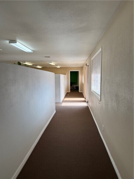 More Photos Of 2765 Highway 95, Bullhead City Office For Lease