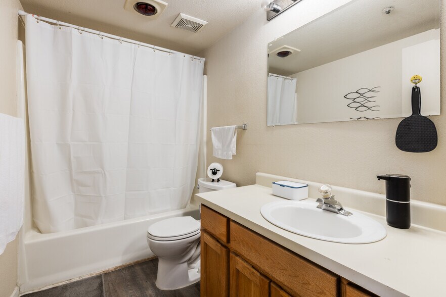 More Photos Of 1260-1278 Broadway, Sonoma Freestanding For Sale