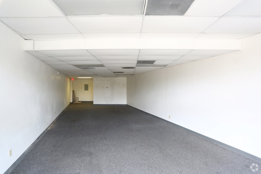 More Photos Of 6841-6849 Olive Blvd, University City Unknown For Lease