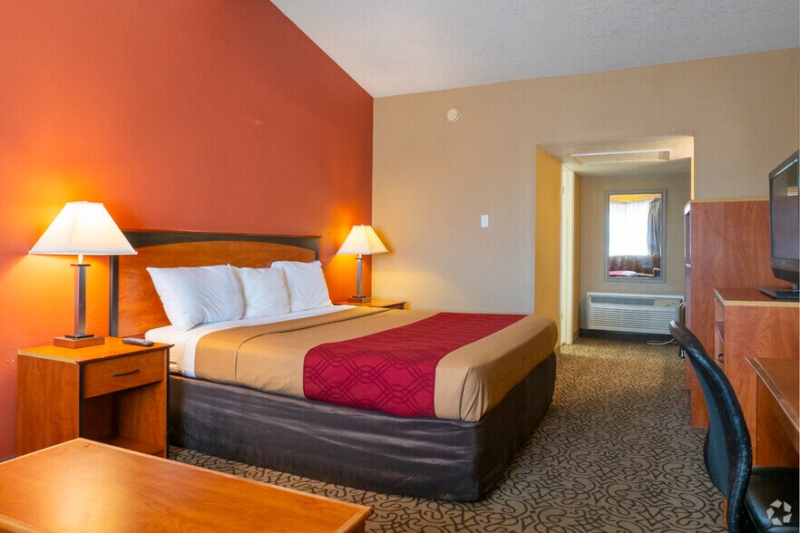 More Photos Of 1208 N Colorado Ave, Brush Hotel For Sale