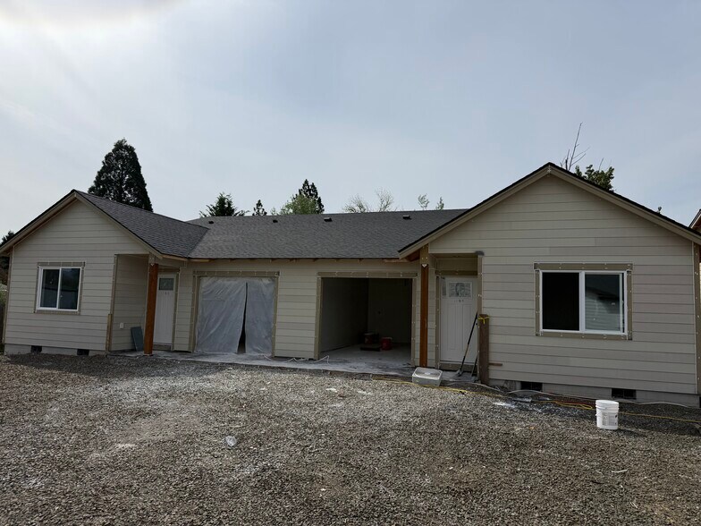 Primary Photo Of 1183 37TH Ct, Sweet Home Multifamily For Sale