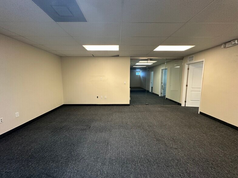 More Photos Of 1936 Hollywood Blvd, Hollywood Storefront Retail Office For Lease