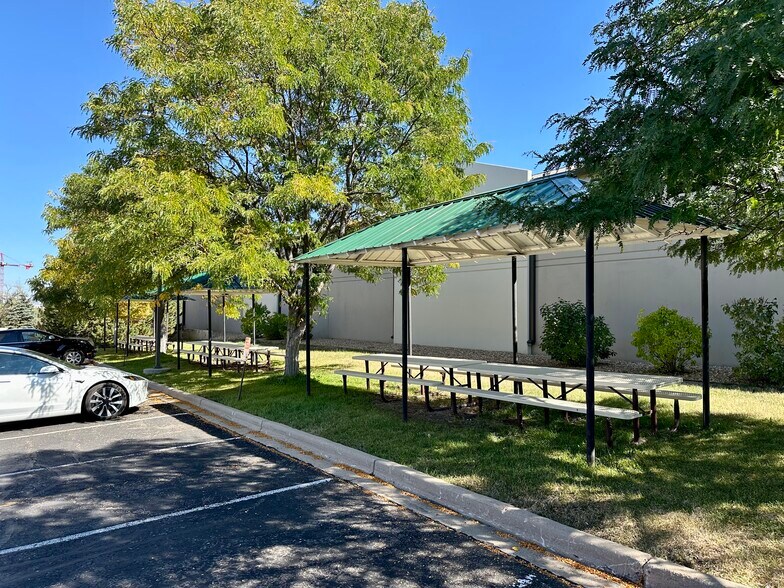 More Photos Of 8022-8042 S Grant Way, Littleton Warehouse For Lease