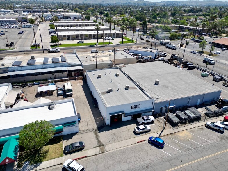 More Photos Of 3226 Franklin Ave, Riverside Manufacturing For Lease