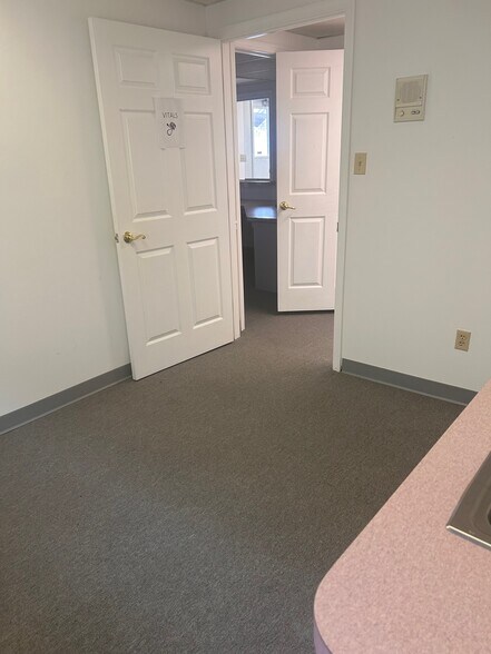 More Photos Of 19 W Bel Air Ave, Aberdeen Storefront For Lease