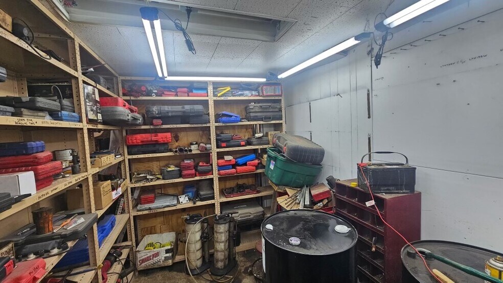 More Photos Of 5110 Brookpark Rd, Cleveland Auto Repair For Sale