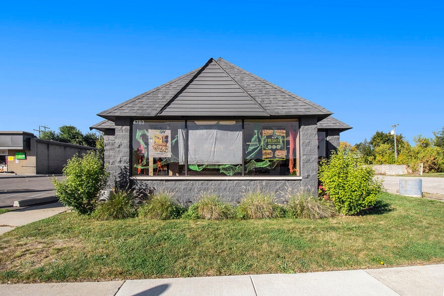 More Photos Of 4703 N Crooks Rd, Royal Oak Fast Food For Sale