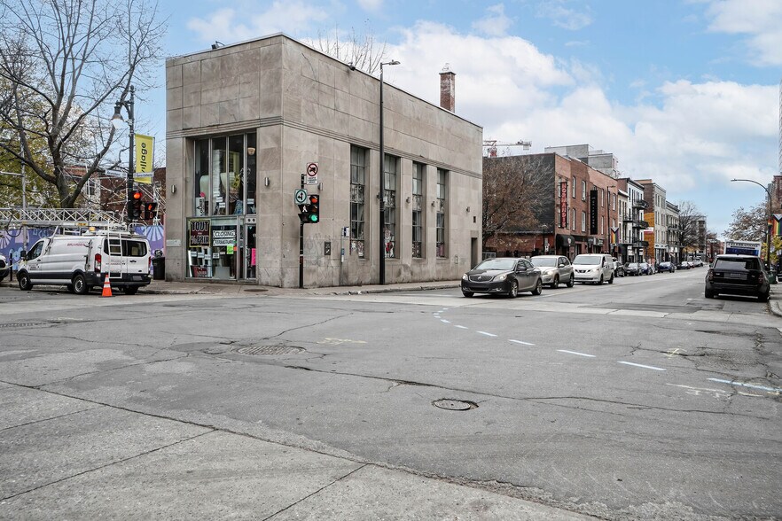 More Photos Of 1100 Rue Sainte-Catherine E, Montréal Freestanding For Sale