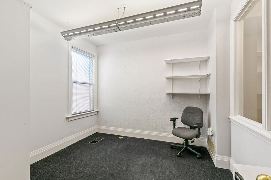 More Photos Of 818 E 19th Ave, Denver Office For Sale