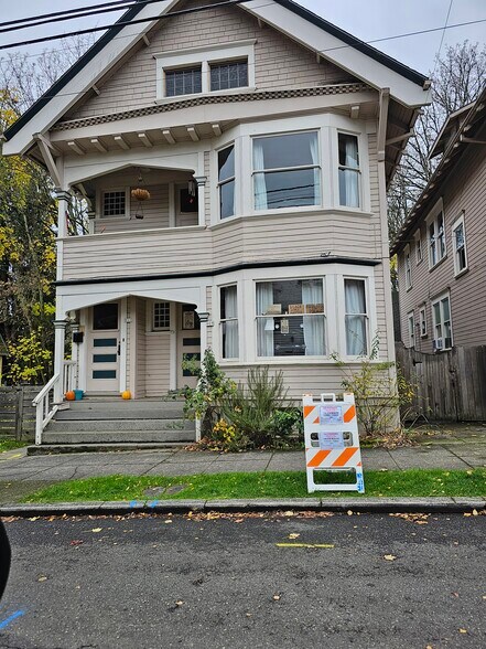 More Photos Of 903 SE 17th Ave, Portland Apartments For Sale