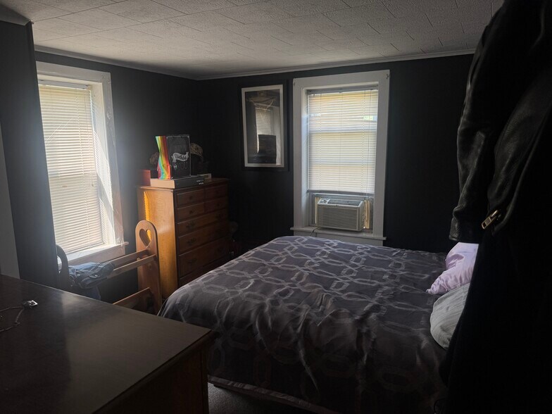 More Photos Of 2709-2717 PA-309, Orefield General Retail For Sale