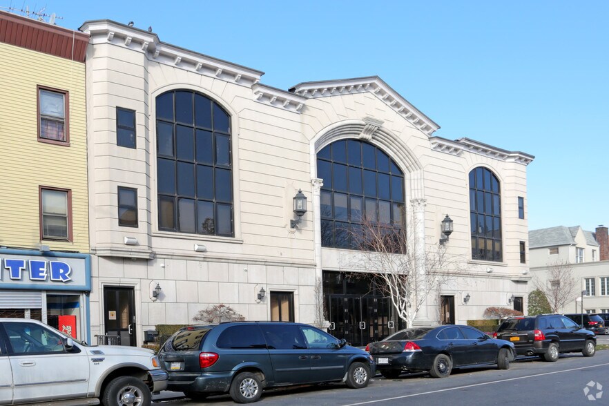 More Photos Of 5902 14th Ave, Brooklyn Office For Sale