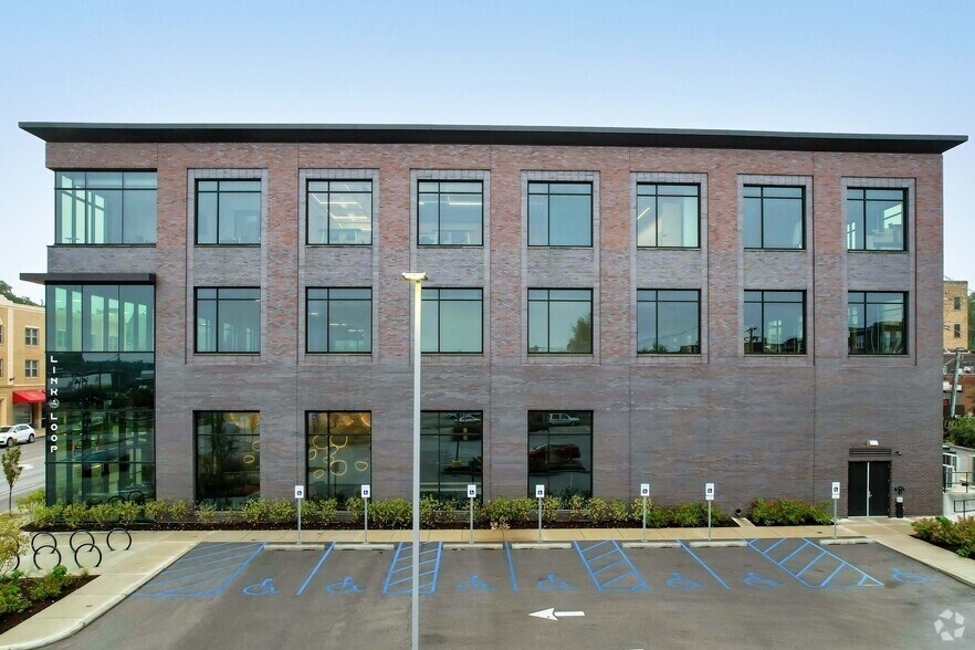 More Photos Of 621 N Skinker Blvd, Saint Louis Office For Lease
